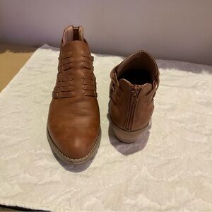 Cute Booties with Back Zipper EUC